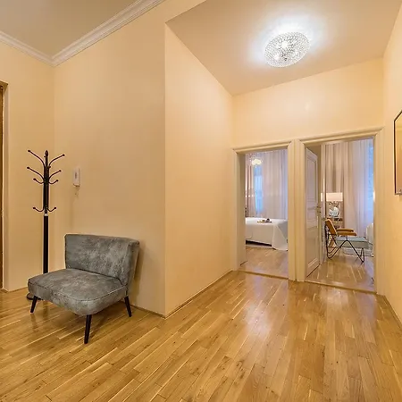 Days - Luxurious Lesser Town Prague