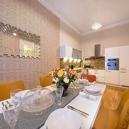 Apartment Days - Luxurious Lesser Town *
