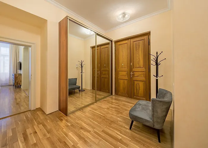 Days - Luxurious Lesser Town * Praga