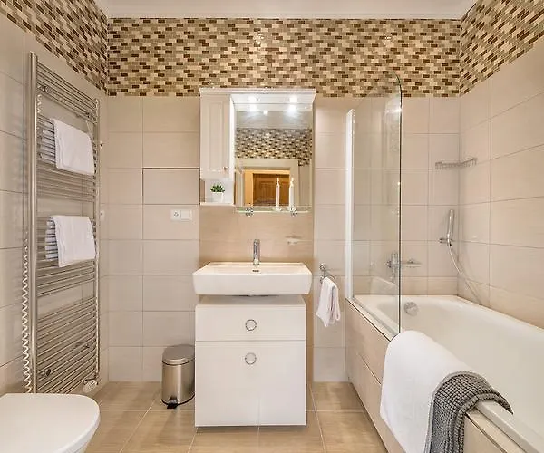 Days - Luxurious Lesser Town * Praga