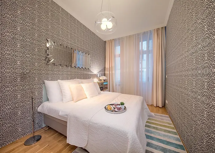Days - Luxurious Lesser Town Apartamento Praga
