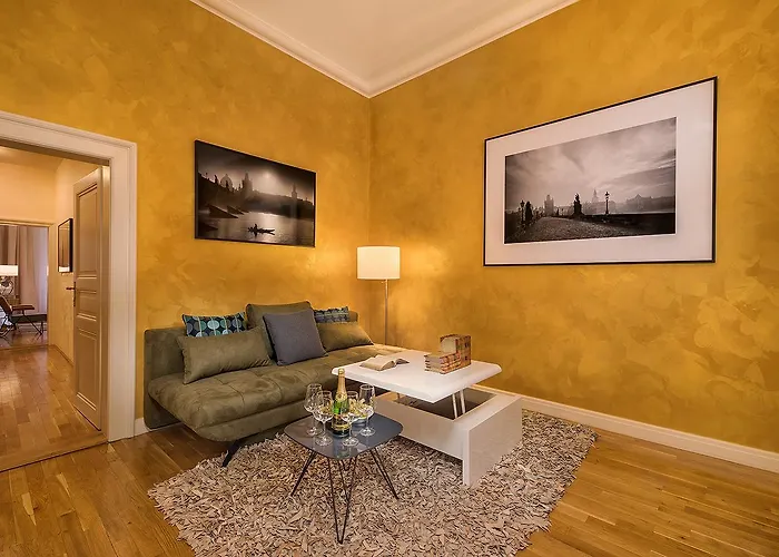 Days - Luxurious Lesser Town * Praga