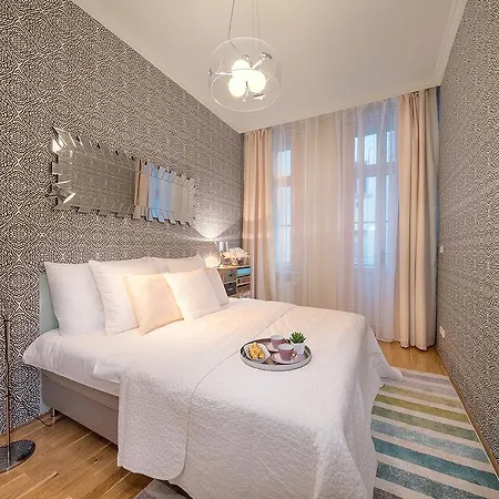 Days - Luxurious Lesser Town Apartman Prága